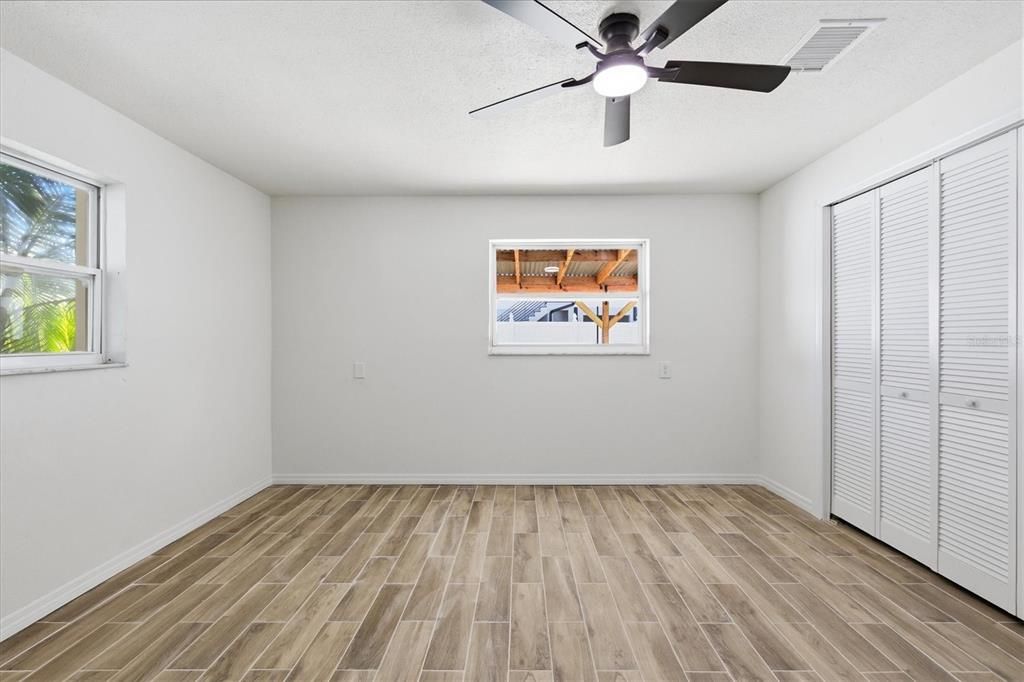 На продажу: $439,900 (3 спален, 2 ванн, 1230 Квадратных фут)