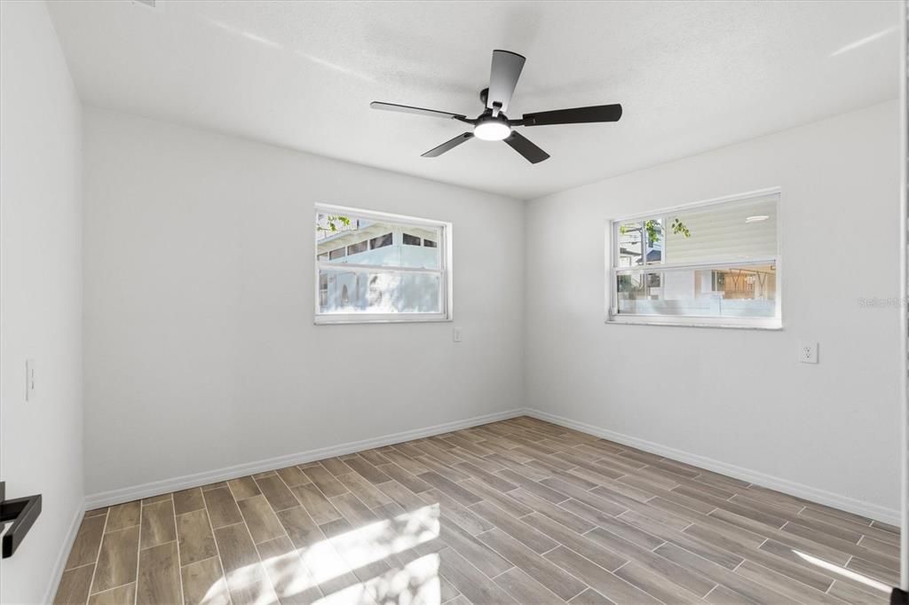 На продажу: $439,900 (3 спален, 2 ванн, 1230 Квадратных фут)