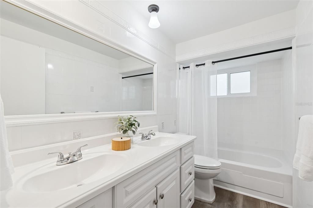 En Venta: $565,000 (4 camas, 2 baños, 1380 Pies cuadrados)