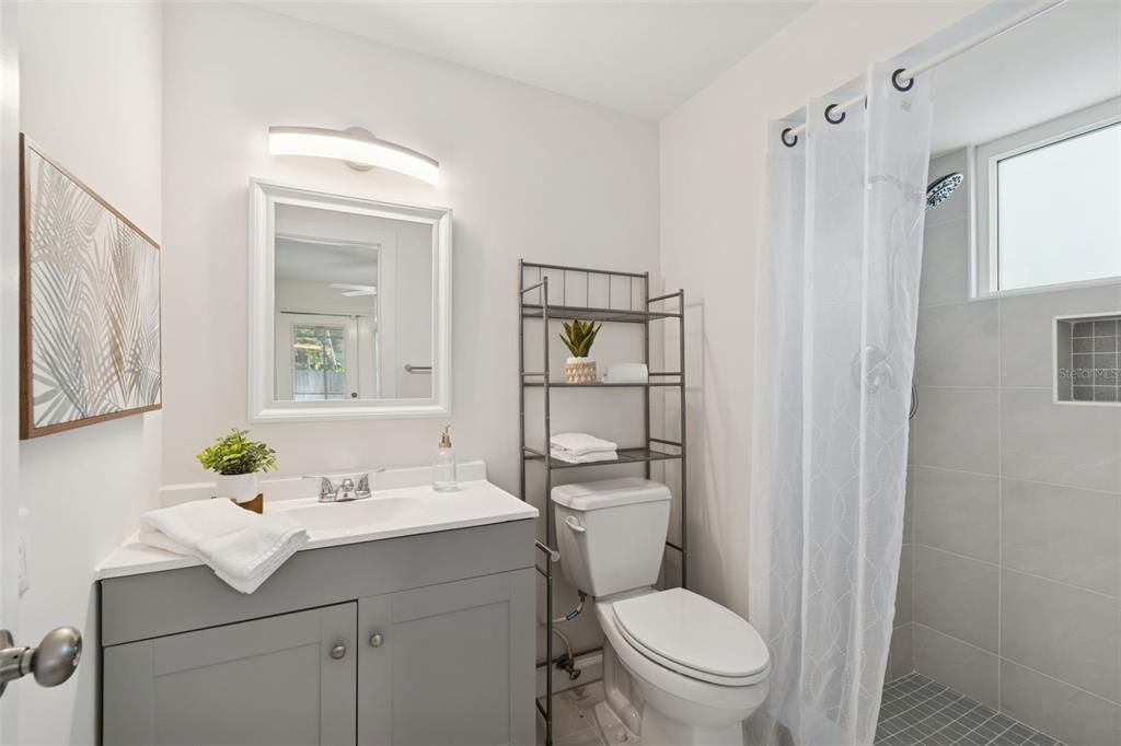 En Venta: $565,000 (4 camas, 2 baños, 1380 Pies cuadrados)