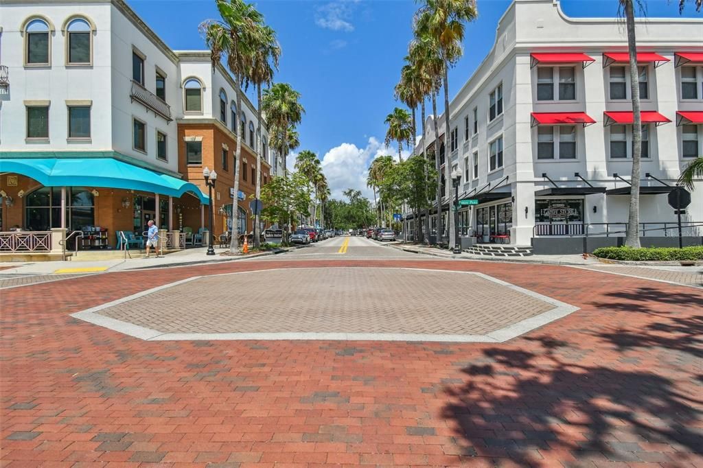 En Venta: $565,000 (4 camas, 2 baños, 1380 Pies cuadrados)