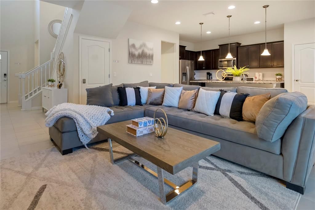 For Rent: $3,000 (5 beds, 5 baths, 2587 Square Feet)