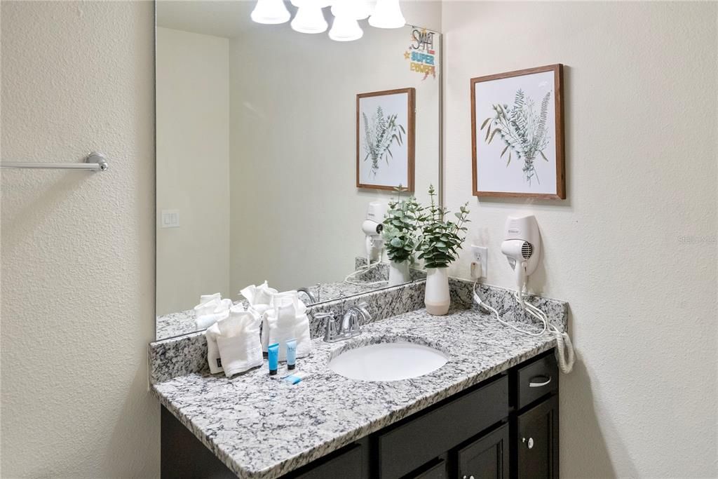 For Rent: $3,000 (5 beds, 5 baths, 2587 Square Feet)