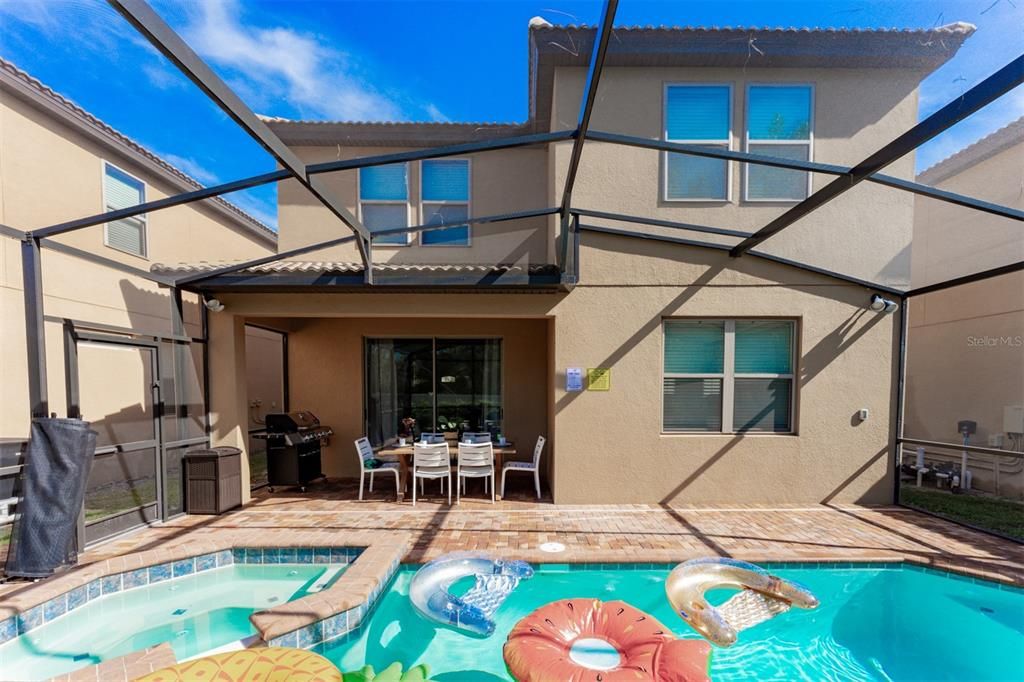 For Rent: $3,000 (5 beds, 5 baths, 2587 Square Feet)