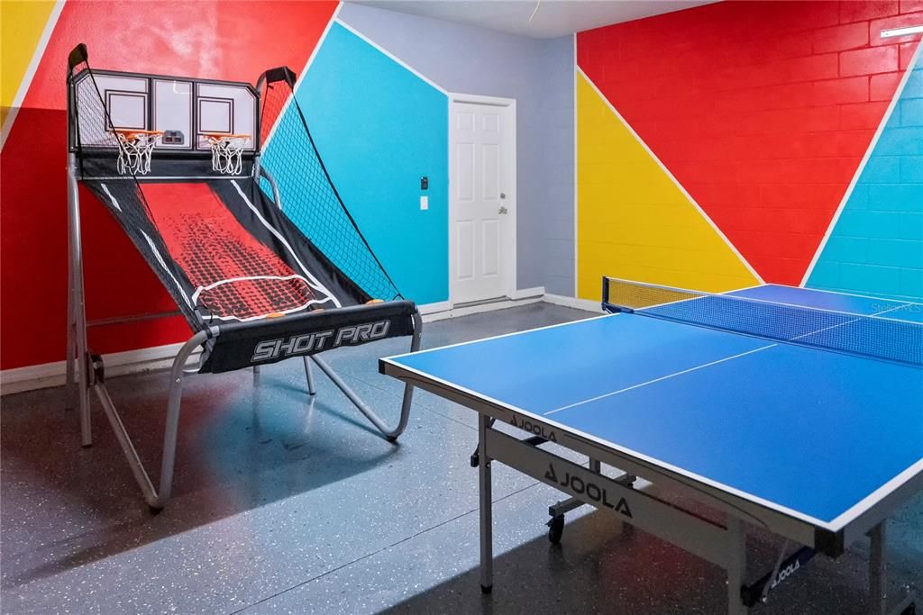 For Rent: $3,000 (5 beds, 5 baths, 2587 Square Feet)