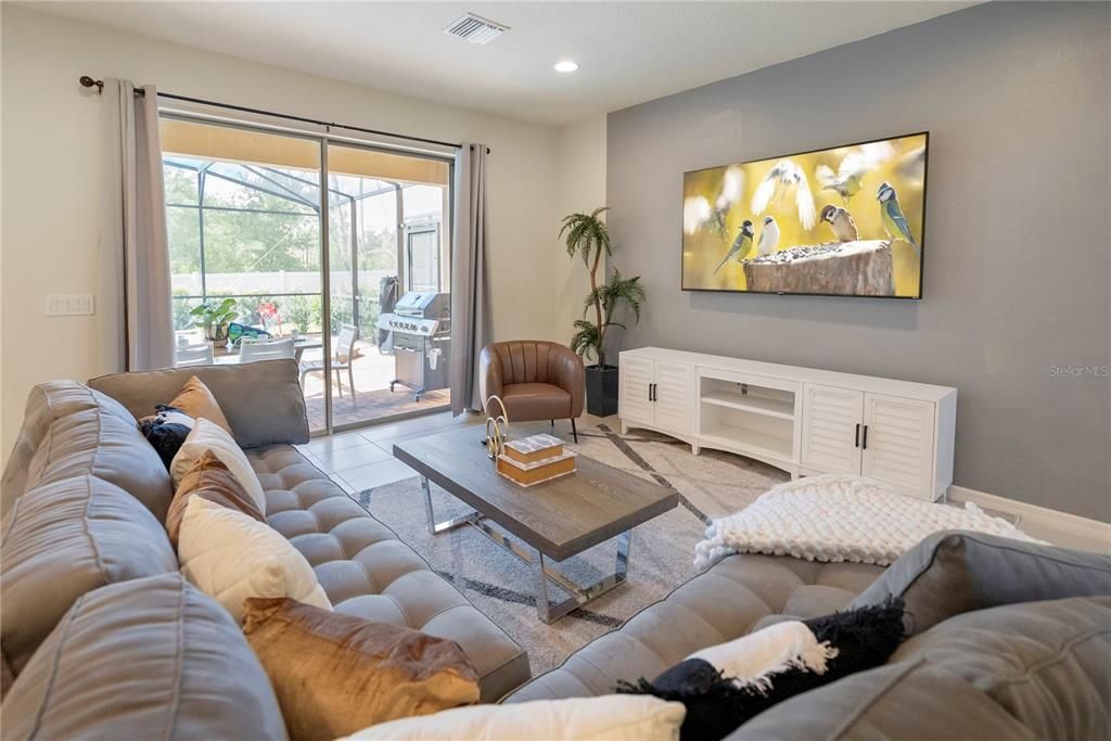 For Rent: $3,000 (5 beds, 5 baths, 2587 Square Feet)