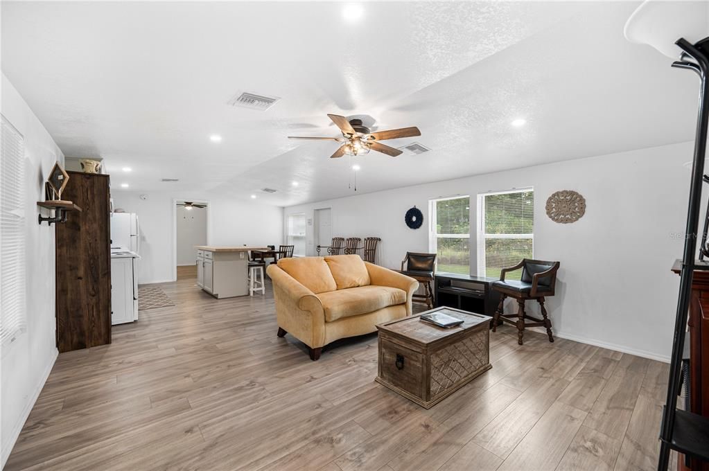 В аренду: $1,400 (2 спален, 2 ванн, 1056 Квадратных фут)