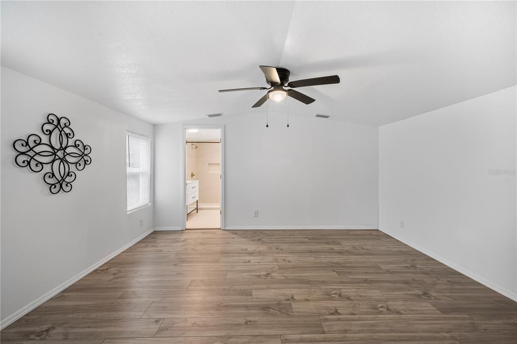 В аренду: $1,400 (2 спален, 2 ванн, 1056 Квадратных фут)