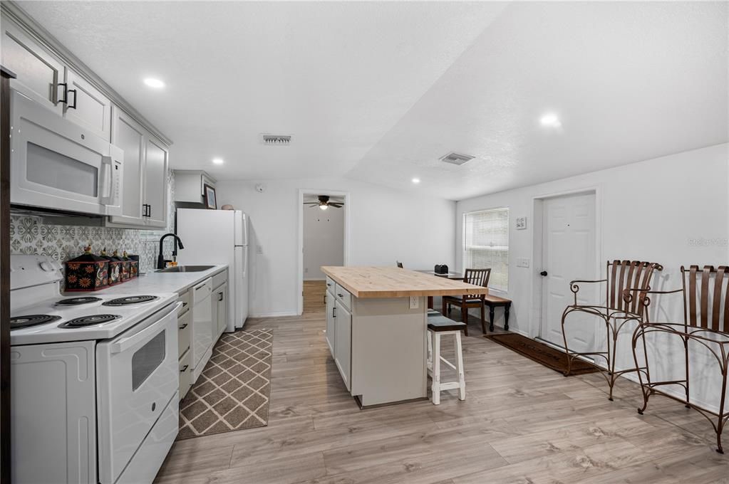 В аренду: $1,400 (2 спален, 2 ванн, 1056 Квадратных фут)