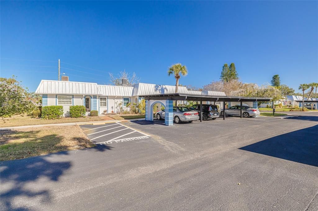 For Sale: $114,000 (2 beds, 1 baths, 831 Square Feet)