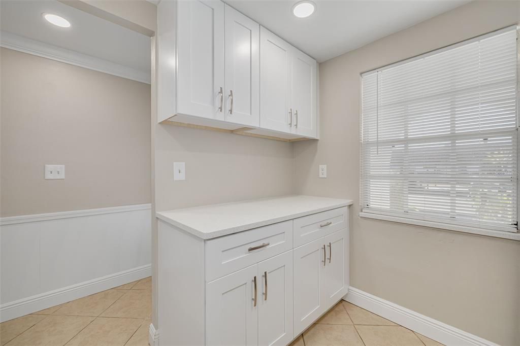 For Sale: $114,000 (2 beds, 1 baths, 831 Square Feet)