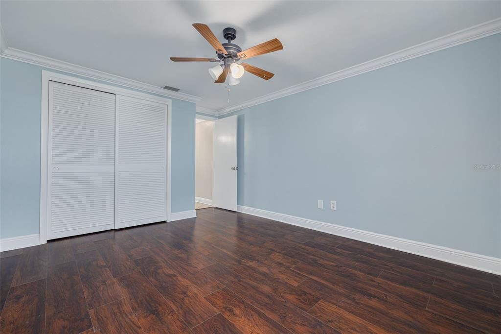 For Sale: $114,000 (2 beds, 1 baths, 831 Square Feet)