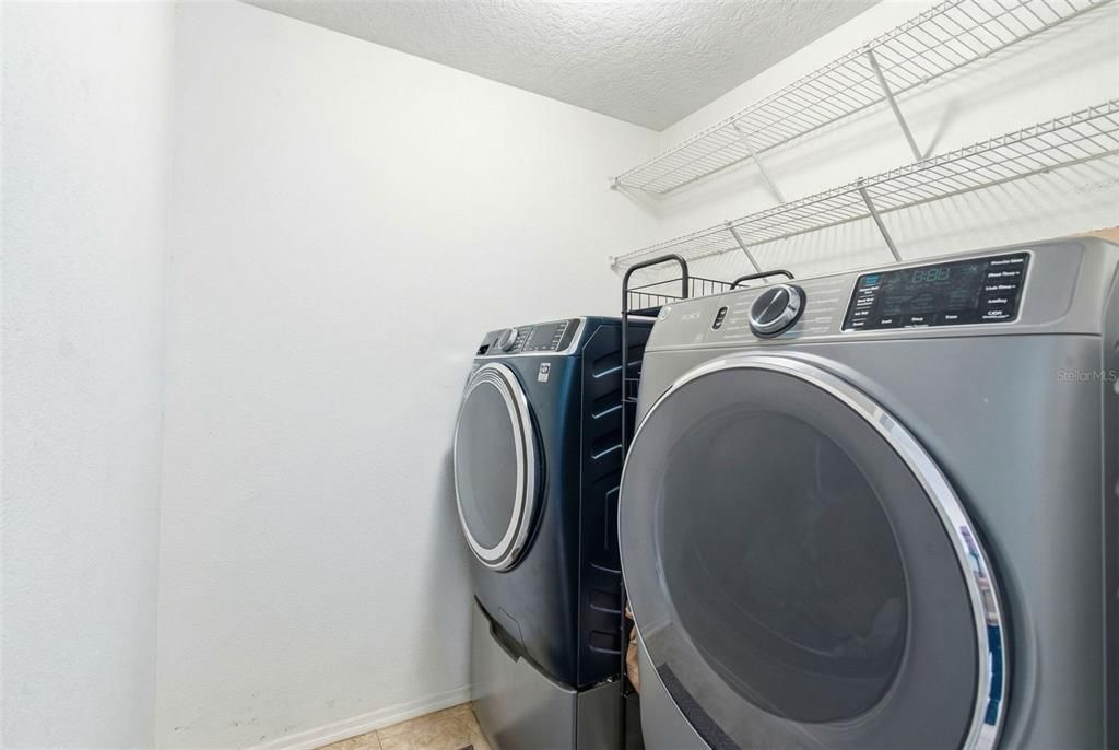 待售: $387,000 (4 贝兹, 2 浴室, 1963 平方英尺)