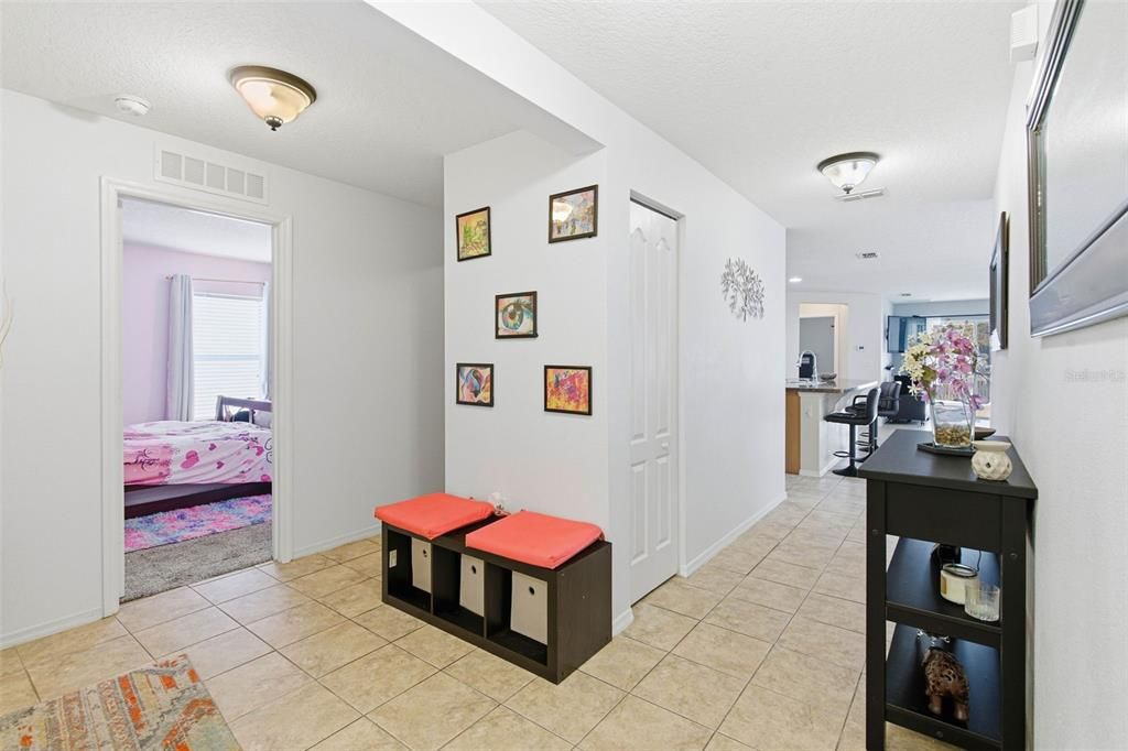 待售: $387,000 (4 贝兹, 2 浴室, 1963 平方英尺)