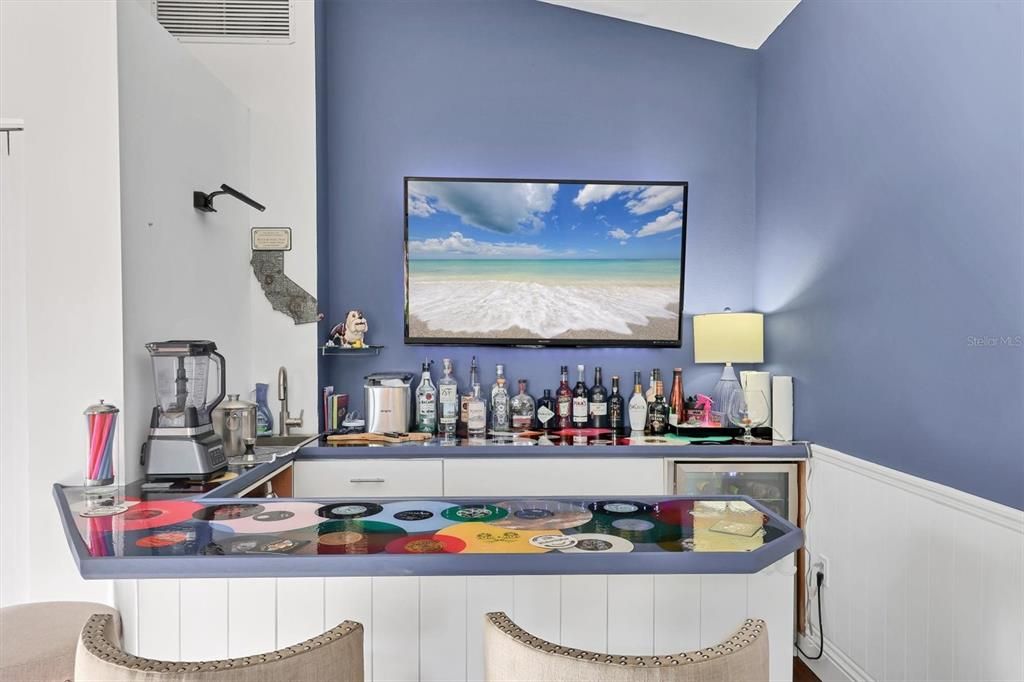 For Sale: $915,000 (3 beds, 3 baths, 2612 Square Feet)