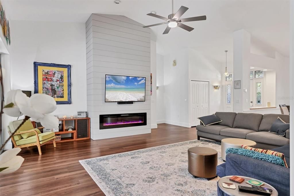 For Sale: $915,000 (3 beds, 3 baths, 2612 Square Feet)