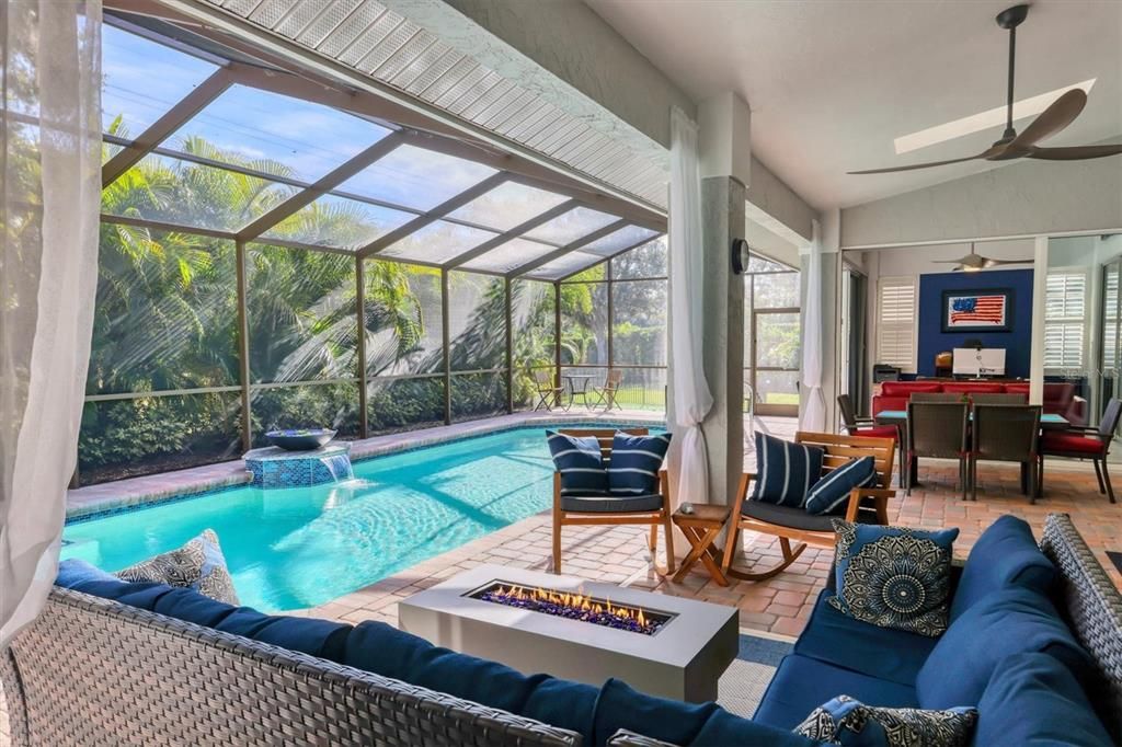 For Sale: $915,000 (3 beds, 3 baths, 2612 Square Feet)