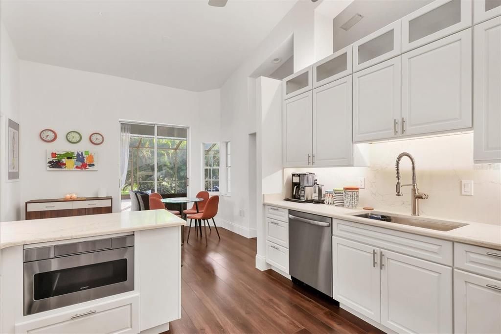 For Sale: $915,000 (3 beds, 3 baths, 2612 Square Feet)