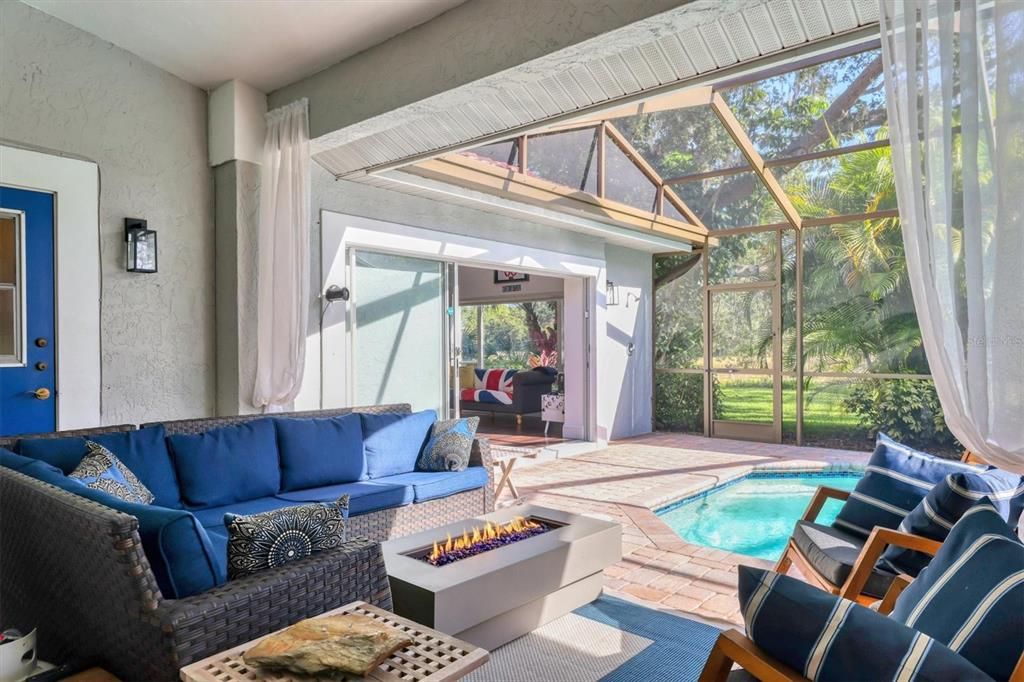 For Sale: $915,000 (3 beds, 3 baths, 2612 Square Feet)