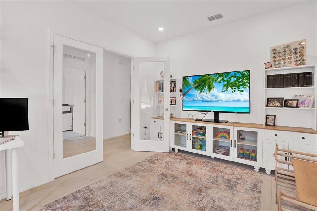 В аренду: $2,300 (4 спален, 2 ванн, 2059 Квадратных фут)