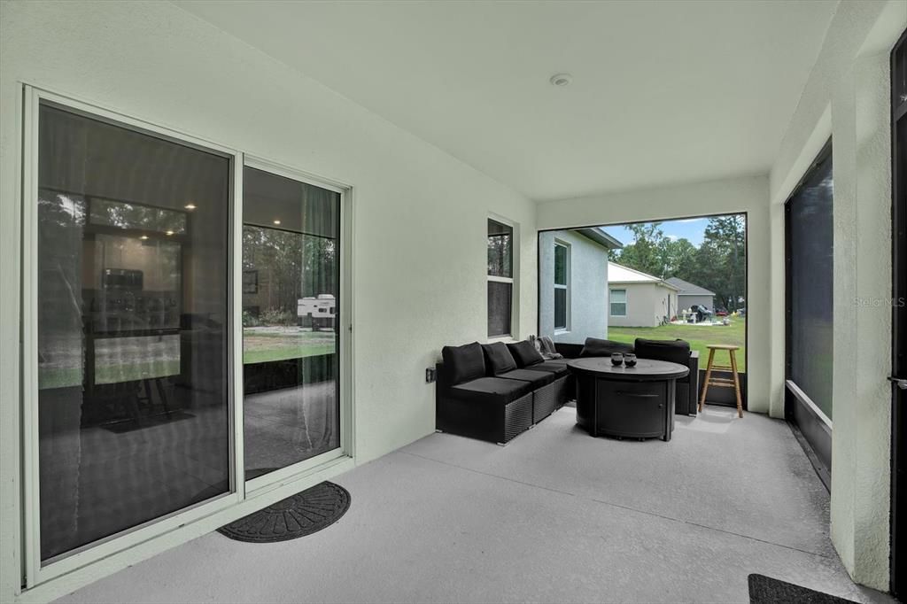 В аренду: $2,300 (4 спален, 2 ванн, 2059 Квадратных фут)