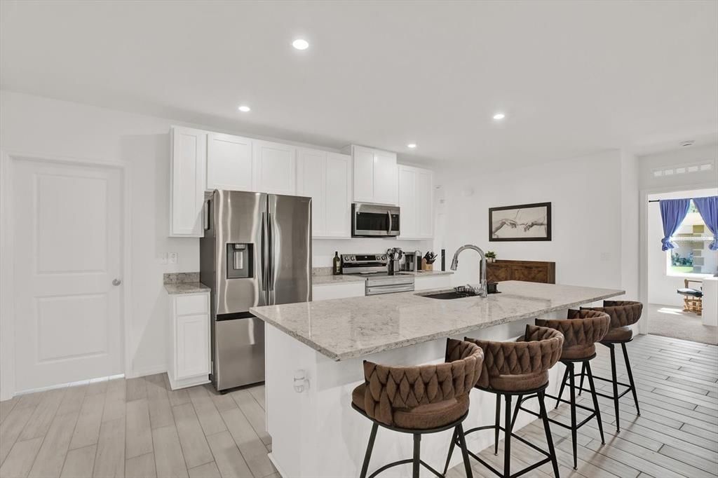 В аренду: $2,300 (4 спален, 2 ванн, 2059 Квадратных фут)