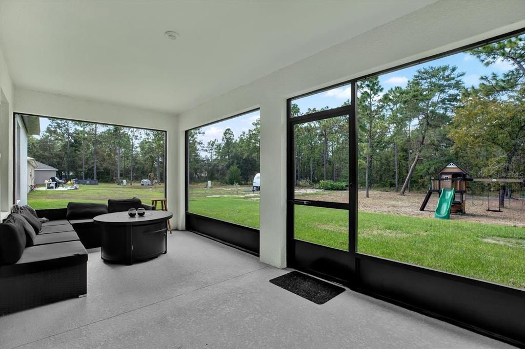 В аренду: $2,300 (4 спален, 2 ванн, 2059 Квадратных фут)