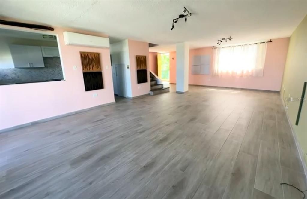 Недавно продано: $287,000 (3 спален, 2 ванн, 1785 Квадратных фут)