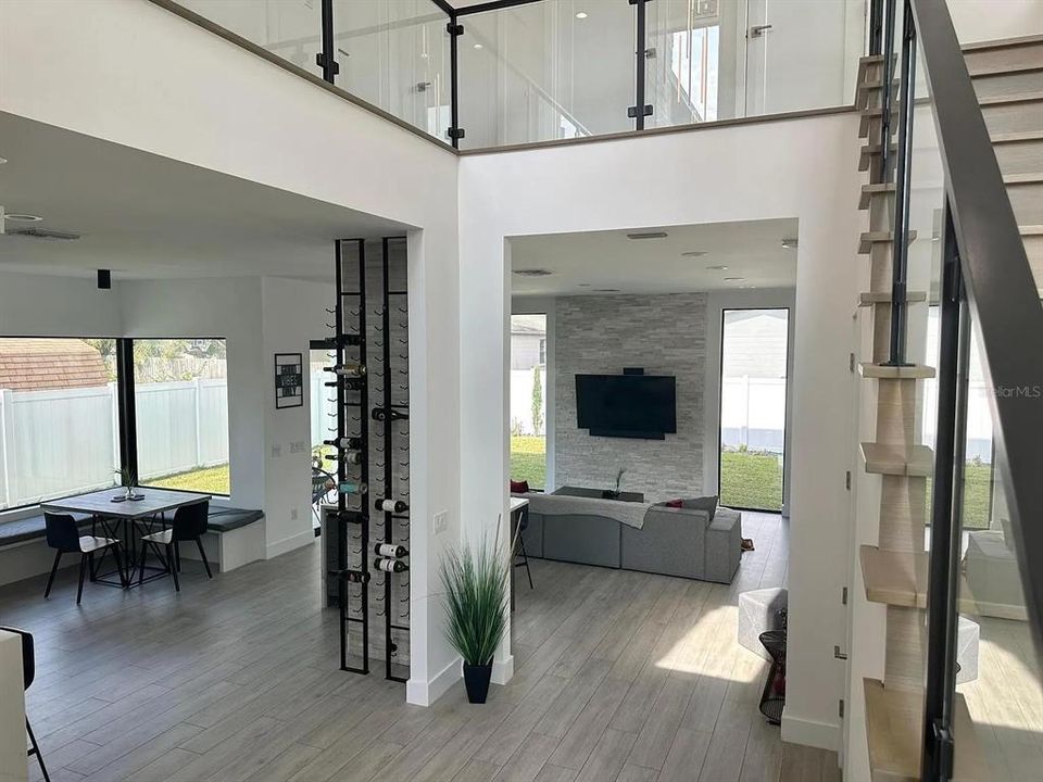 待售: $905,000 (2 贝兹, 2 浴室, 2422 平方英尺)