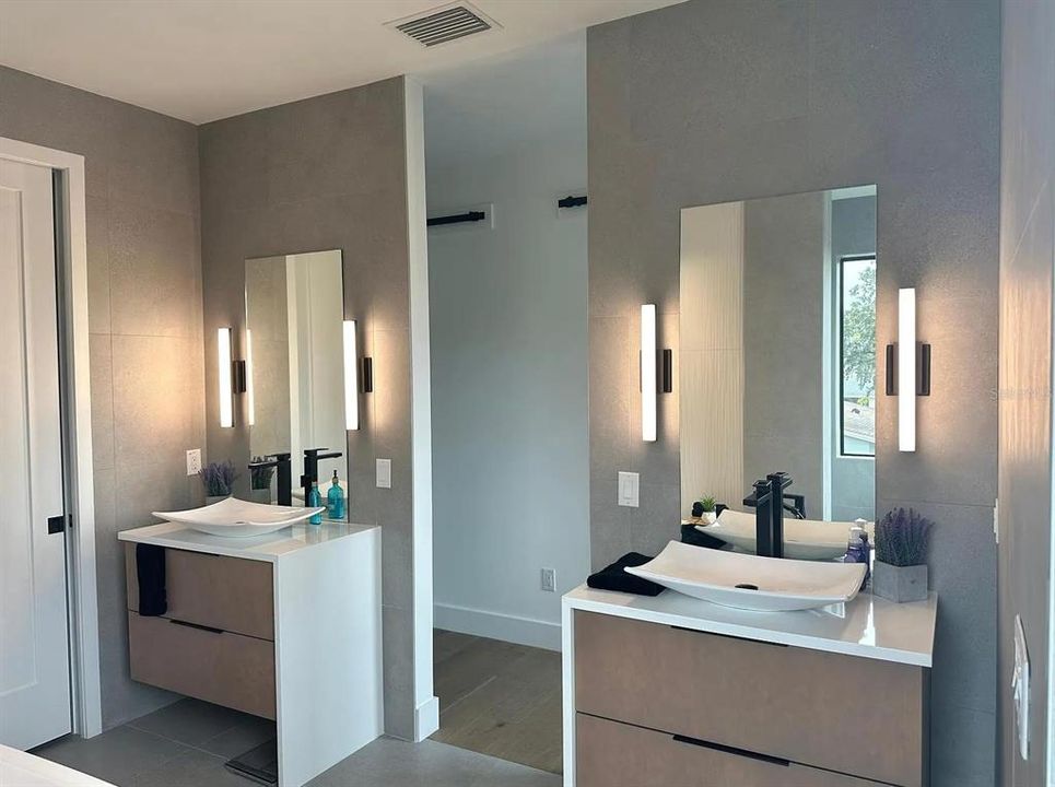 待售: $905,000 (2 贝兹, 2 浴室, 2422 平方英尺)