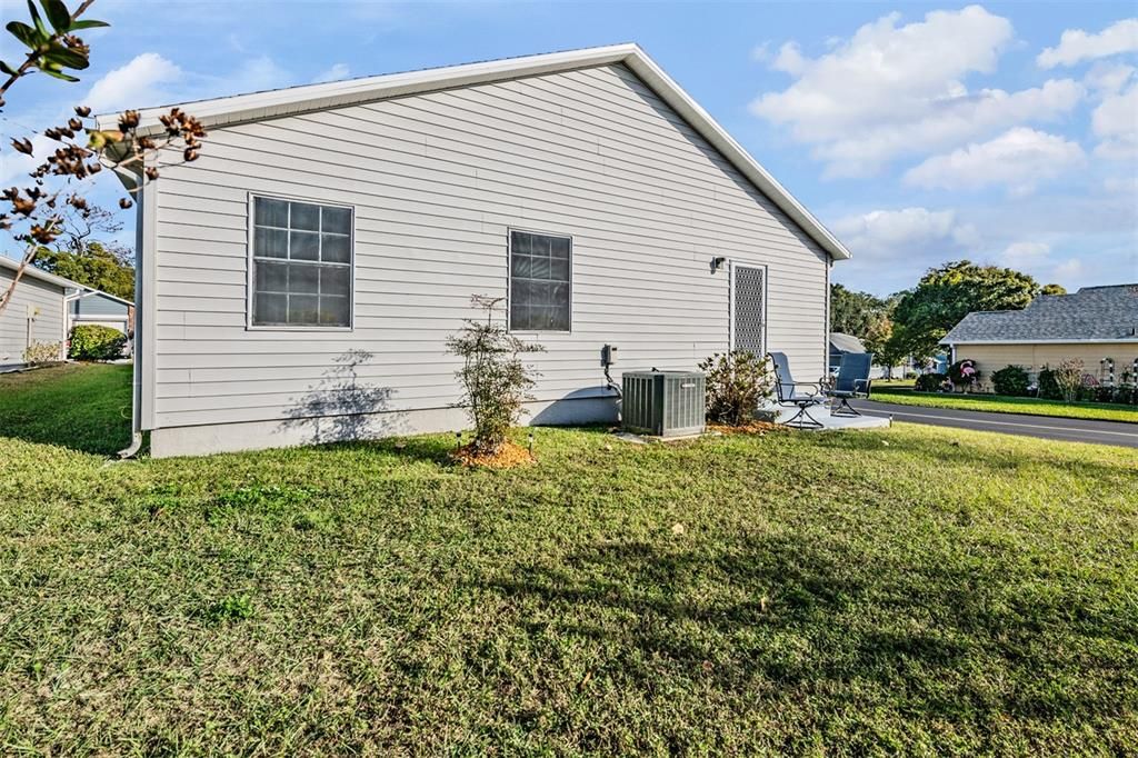 На продажу: $230,000 (2 спален, 2 ванн, 1434 Квадратных фут)