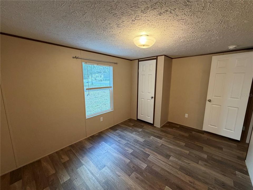 For Sale: $125,000 (2 beds, 1 baths, 784 Square Feet)