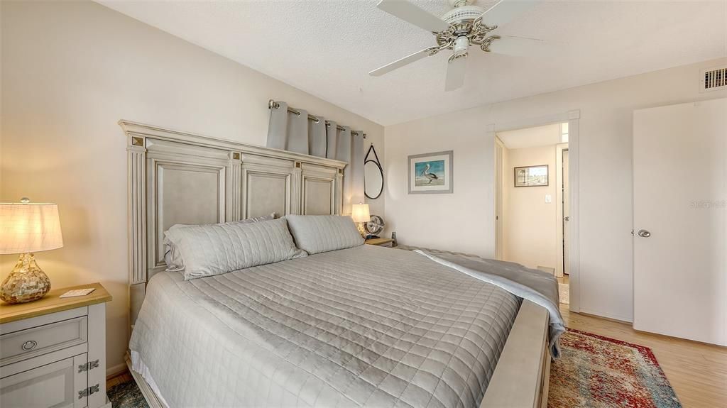 En Venta: $192,400 (2 camas, 2 baños, 1144 Pies cuadrados)