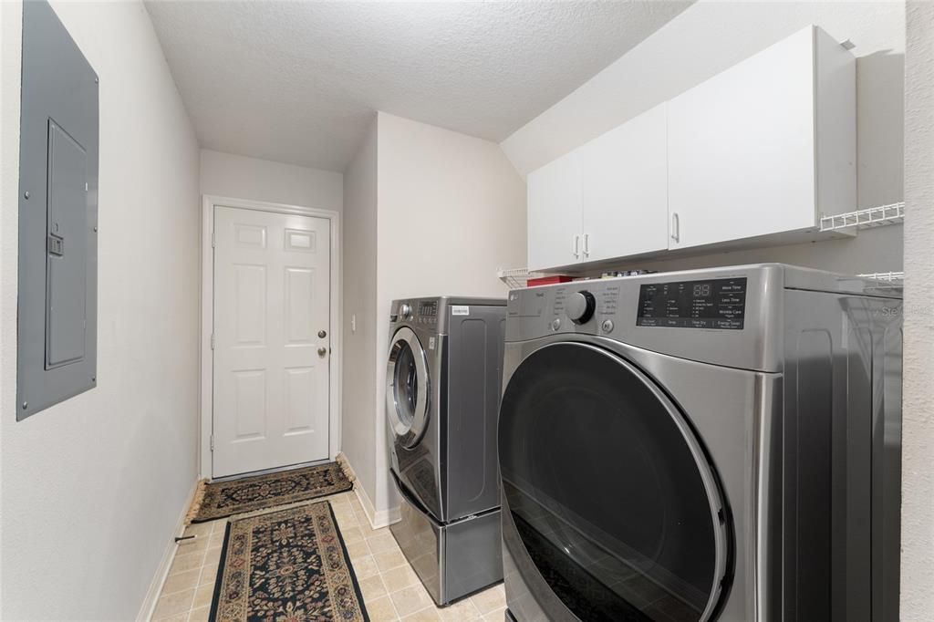 For Sale: $419,000 (4 beds, 2 baths, 1945 Square Feet)