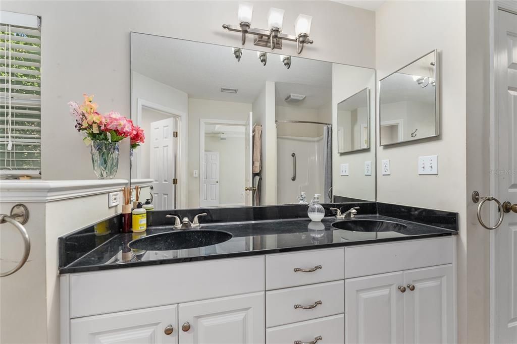 For Sale: $419,000 (4 beds, 2 baths, 1945 Square Feet)