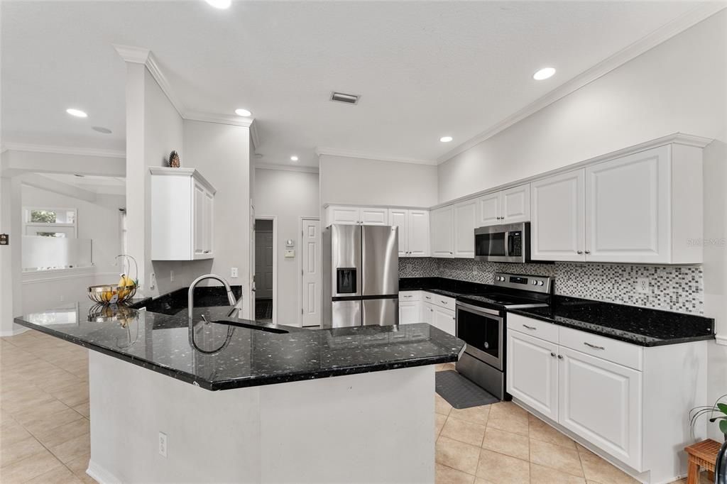 For Sale: $419,000 (4 beds, 2 baths, 1945 Square Feet)