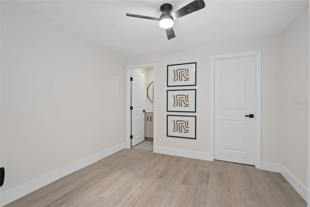 待售: $300,000 (3 贝兹, 2 浴室, 1092 平方英尺)