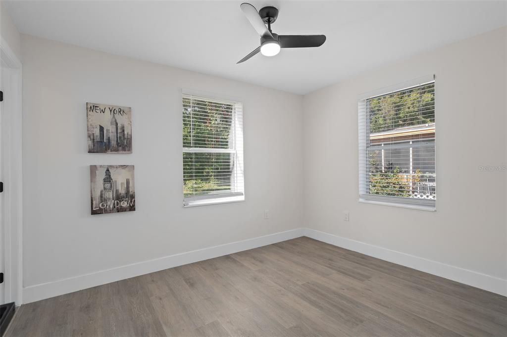 待售: $300,000 (3 贝兹, 2 浴室, 1092 平方英尺)