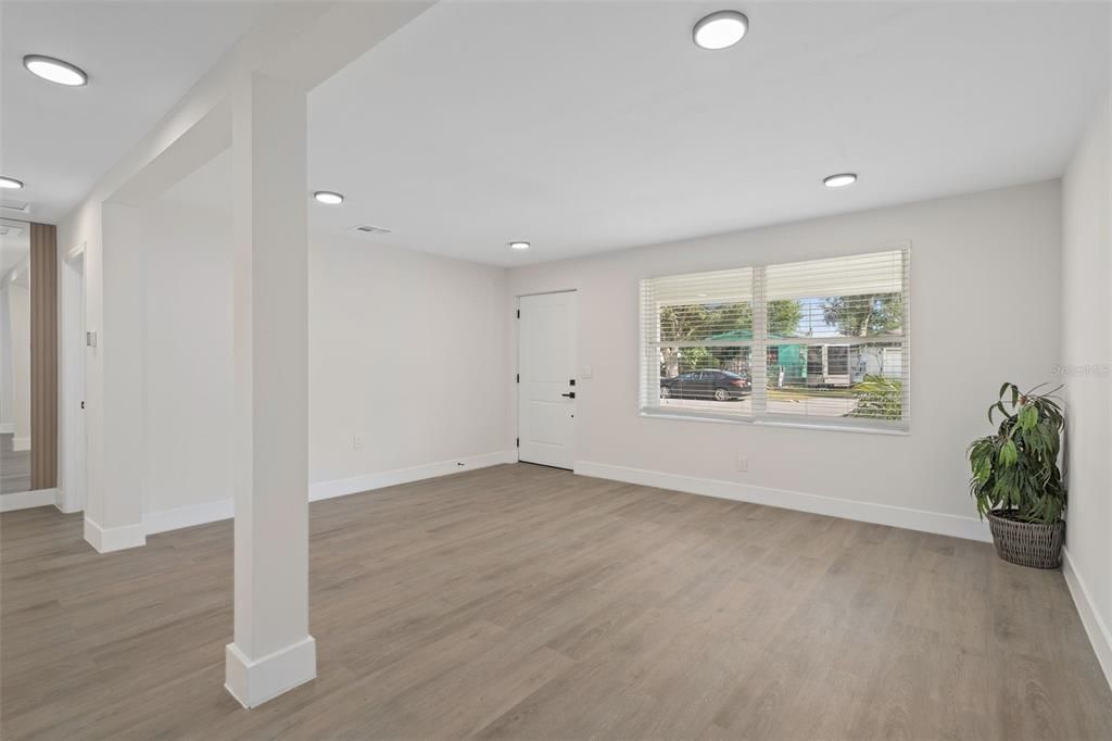 待售: $300,000 (3 贝兹, 2 浴室, 1092 平方英尺)