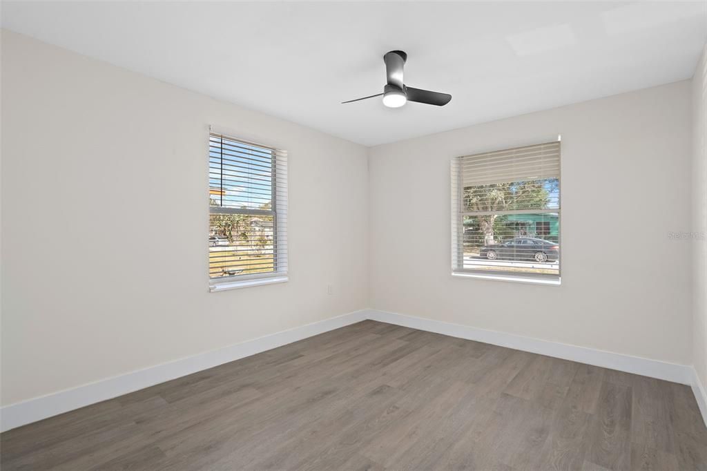 待售: $300,000 (3 贝兹, 2 浴室, 1092 平方英尺)