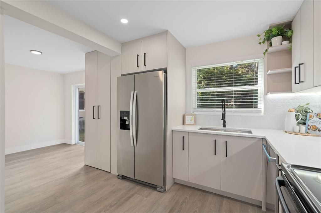 待售: $300,000 (3 贝兹, 2 浴室, 1092 平方英尺)