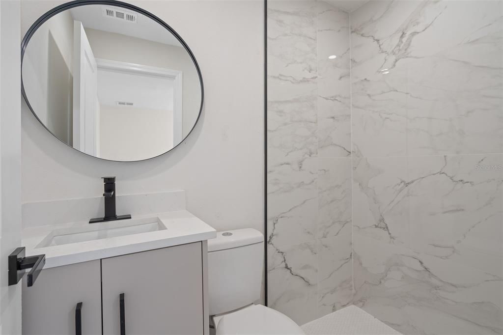 待售: $300,000 (3 贝兹, 2 浴室, 1092 平方英尺)