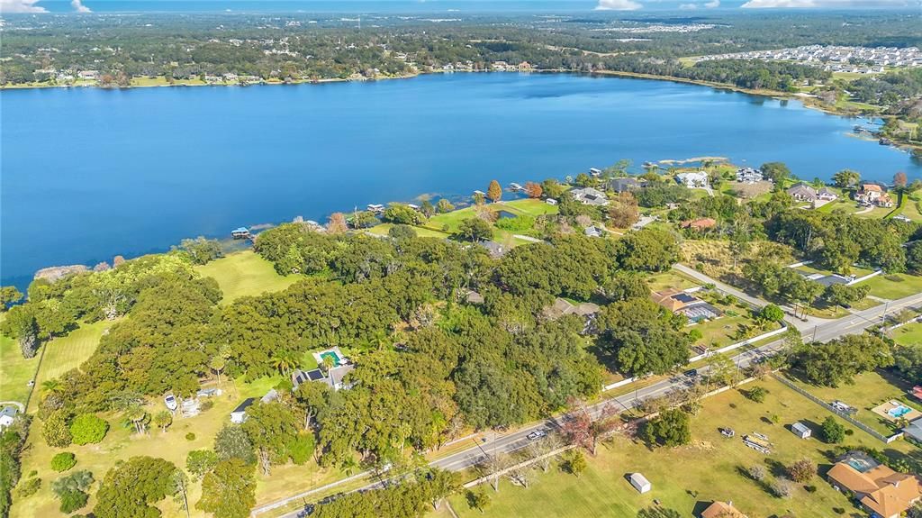 待售: $345,000 (0.95 acres)