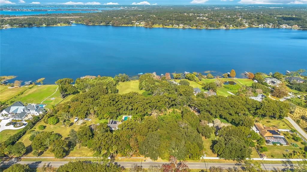 待售: $345,000 (0.95 acres)