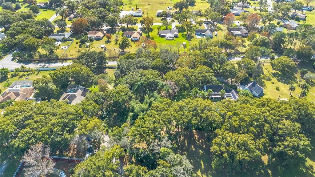 待售: $345,000 (0.95 acres)