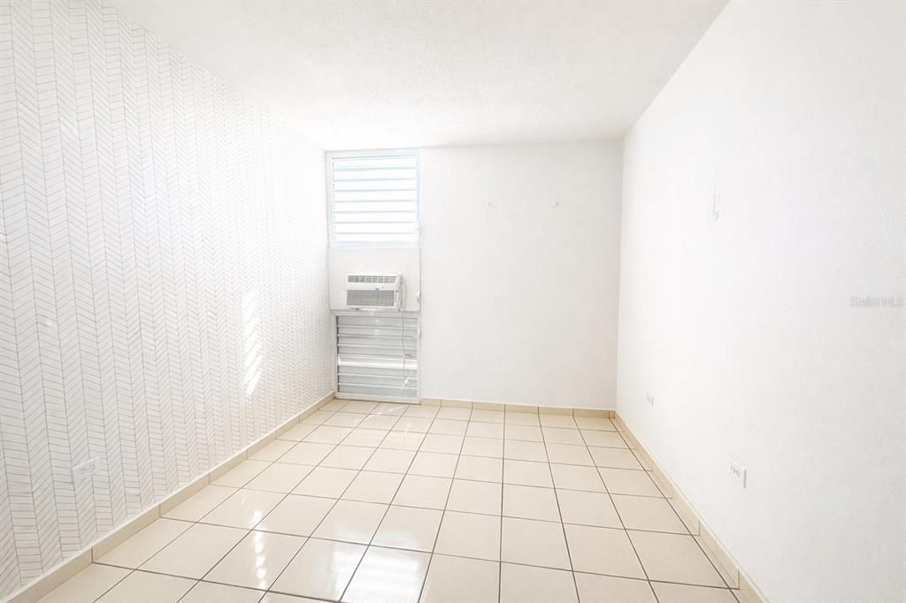 En Venta: $157,000 (3 camas, 1 baños, 889 Pies cuadrados)