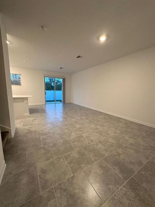 For Rent: $2,200 (3 beds, 2 baths, 1672 Square Feet)