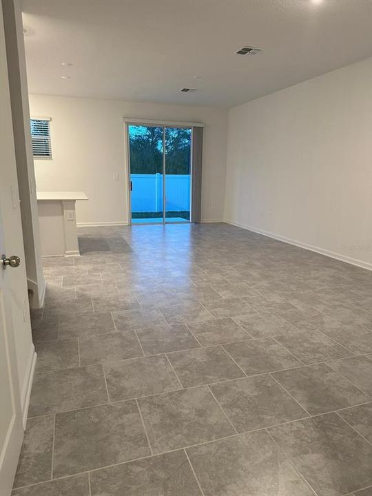 For Rent: $2,200 (3 beds, 2 baths, 1672 Square Feet)
