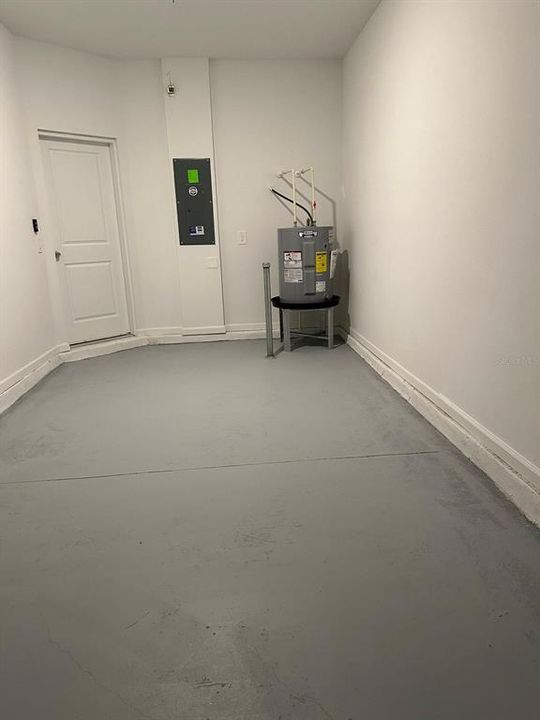 For Rent: $2,200 (3 beds, 2 baths, 1672 Square Feet)