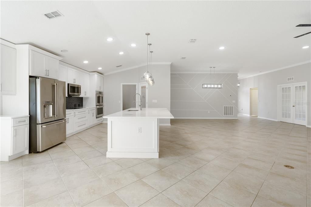 For Sale: $419,900 (3 beds, 3 baths, 2363 Square Feet)